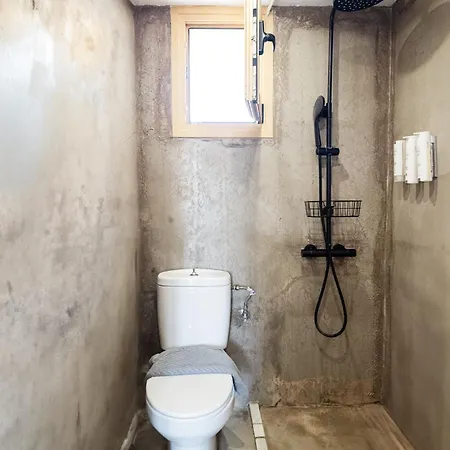 فندق Pefkon أفيتوس