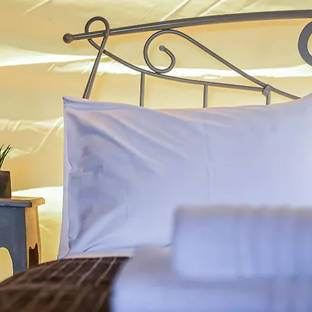 Otel Pefkon
